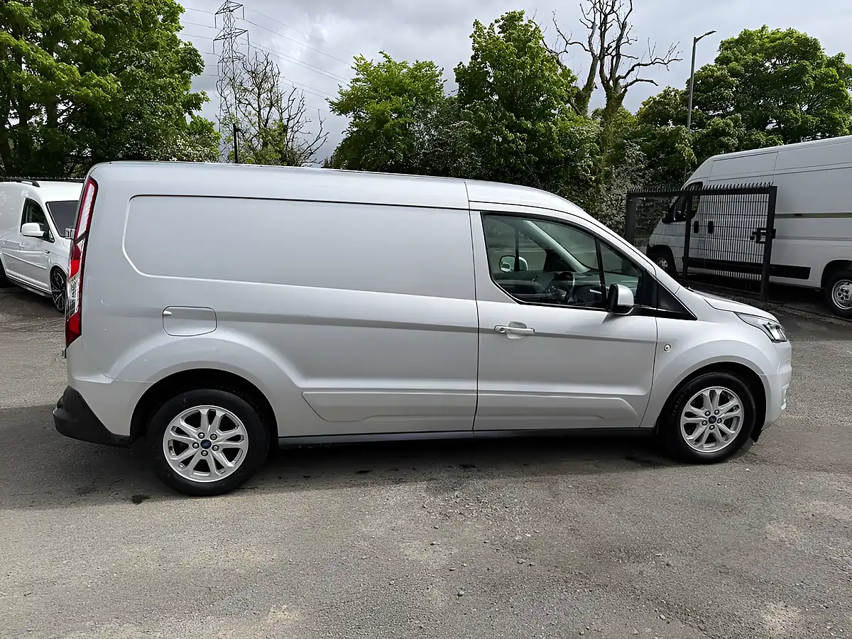 Used 2021 Ford Transit Connect Limited Silver - Interior and Exterior details 9