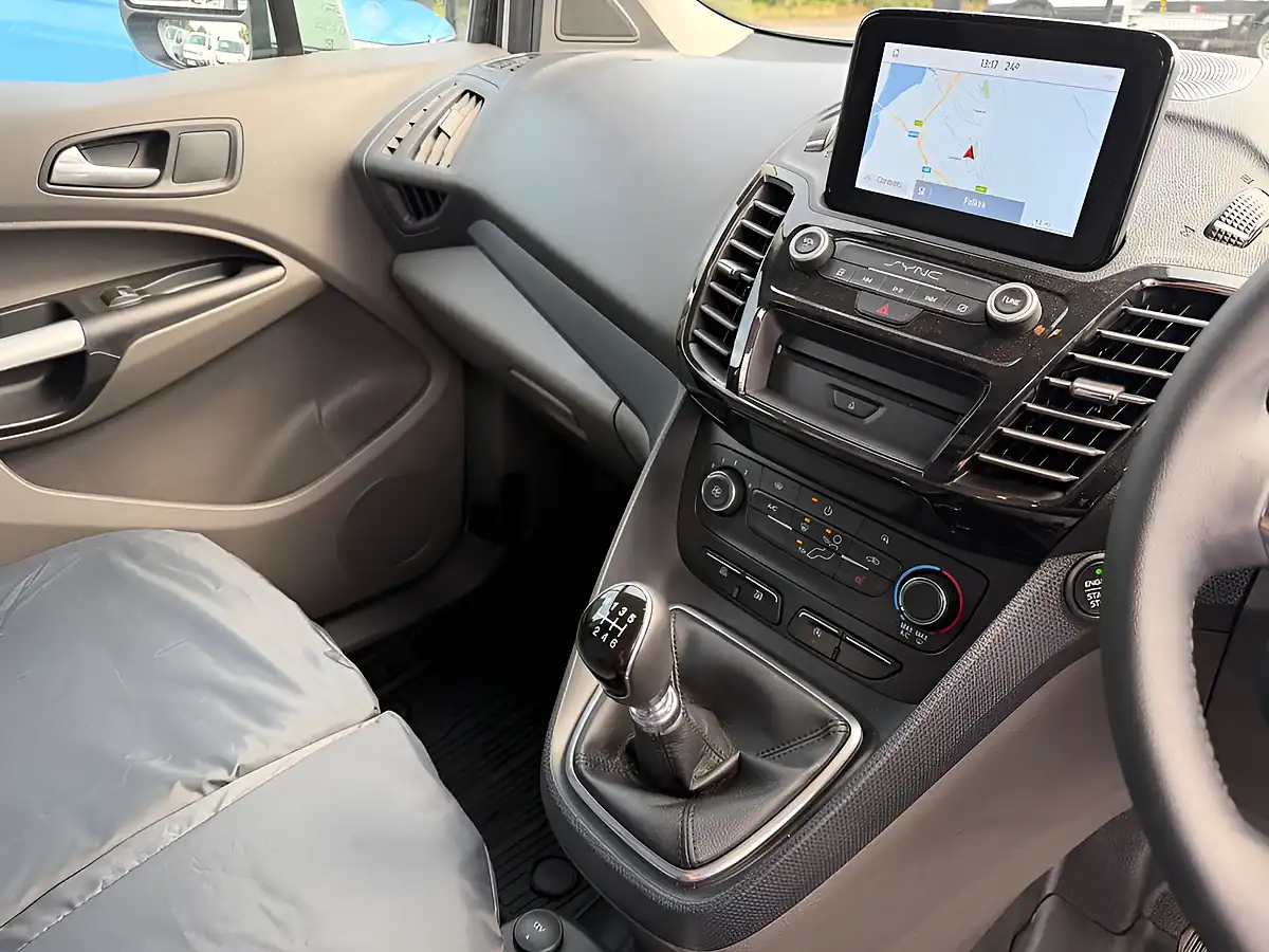 Used 2021 Ford Transit Connect Limited Silver - Interior and Exterior details 16