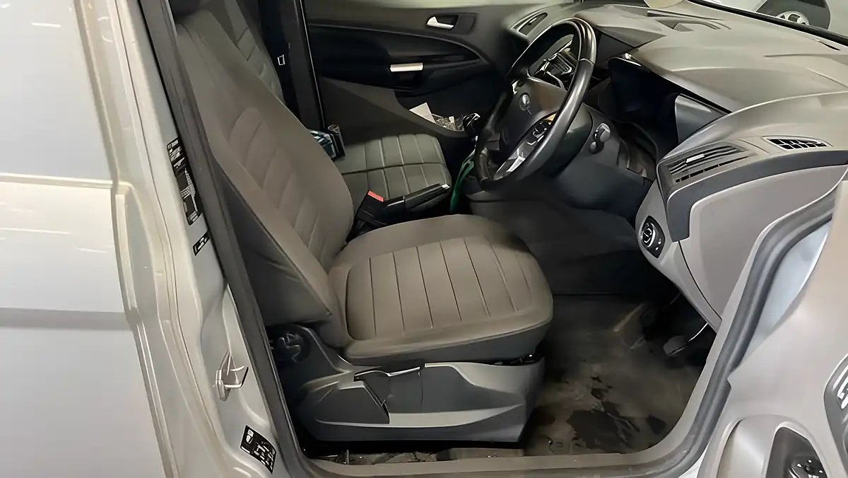 Used 2021 Ford Transit Connect Limited Silver - Interior and Exterior details 11