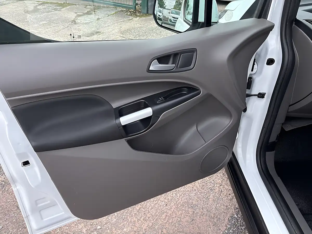 Used 2021 Ford Transit Connect Limited White - Interior and Exterior details 16