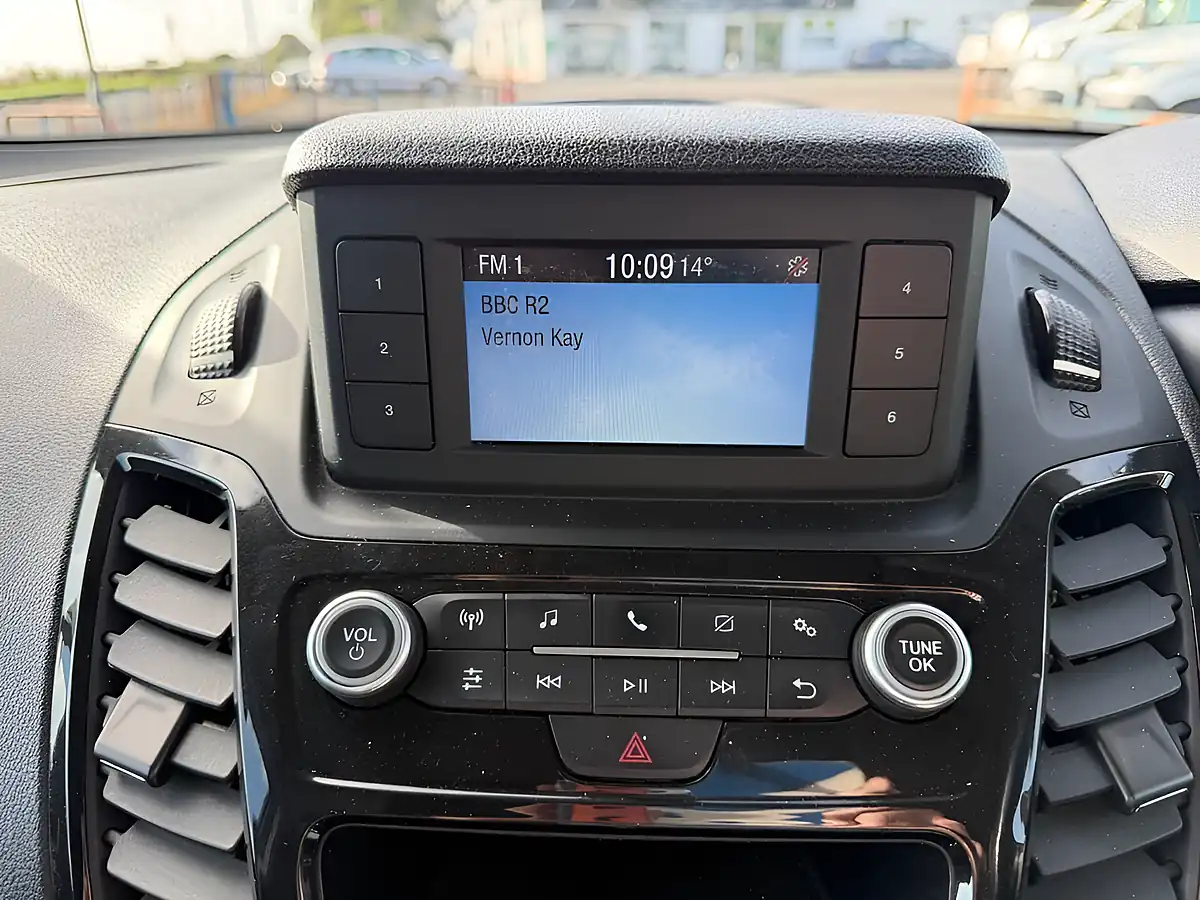 Used 2021 Ford Transit Connect Limited White - Interior and Exterior details 19