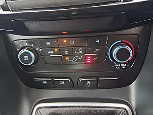Used 2021 Ford Transit Connect Limited White - Interior and Exterior details 15