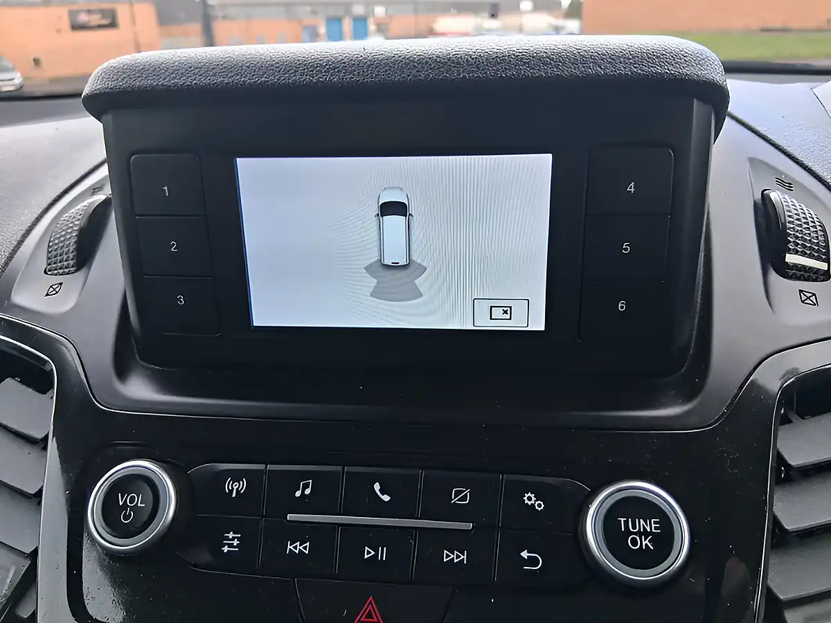 Used 2021 Ford Transit Connect Limited White - Interior and Exterior details 17