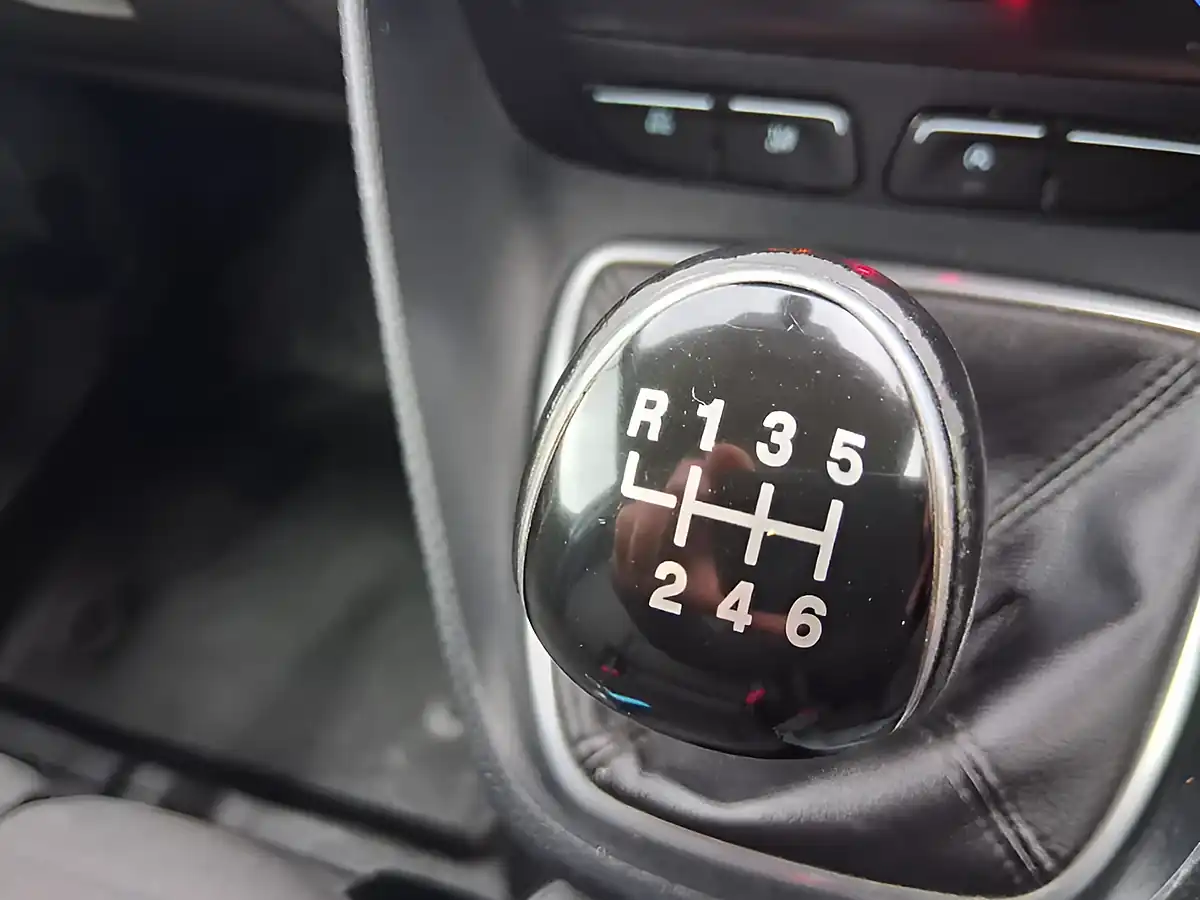 Used 2021 Ford Transit Connect Limited White - Interior and Exterior details 19