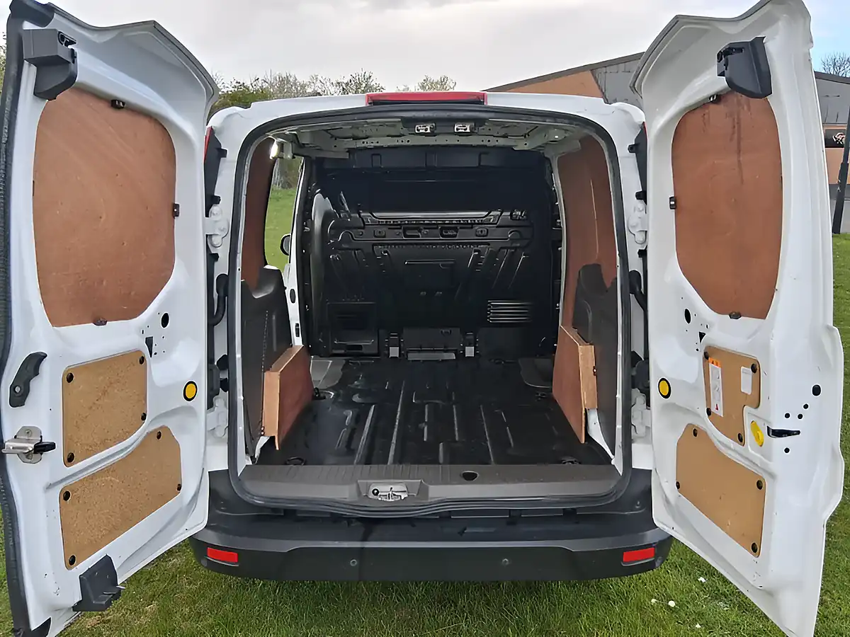 Used 2021 Ford Transit Connect Limited White - Interior and Exterior details 9