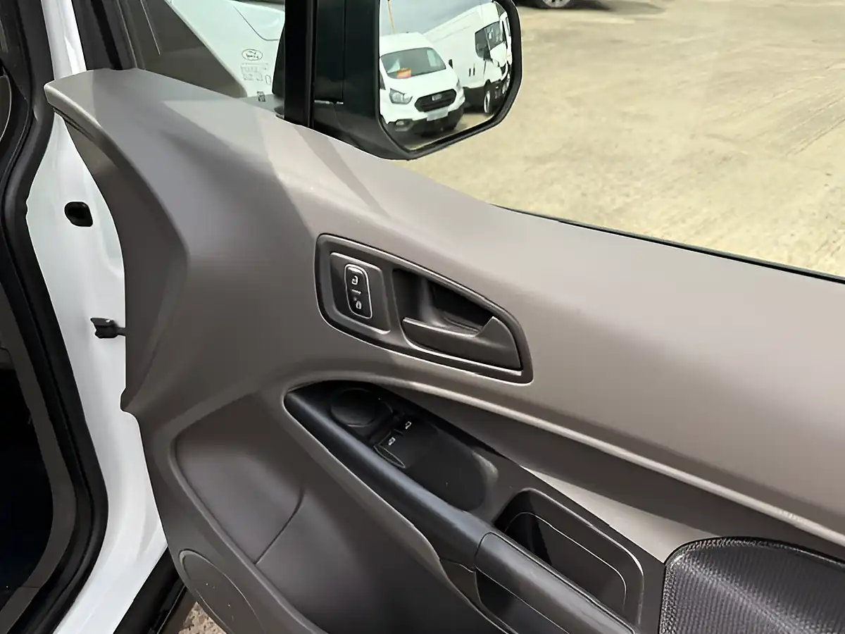 Used 2021 Ford Transit Connect Lwb Crew Van White - Interior and Exterior details 16