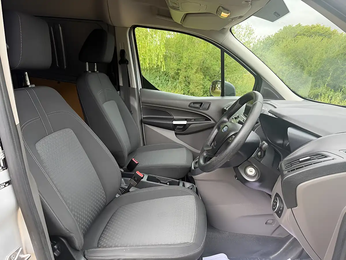 Used 2021 Ford Transit Connect Trend Crew Van Double Cab Silver - Interior and Exterior details 13