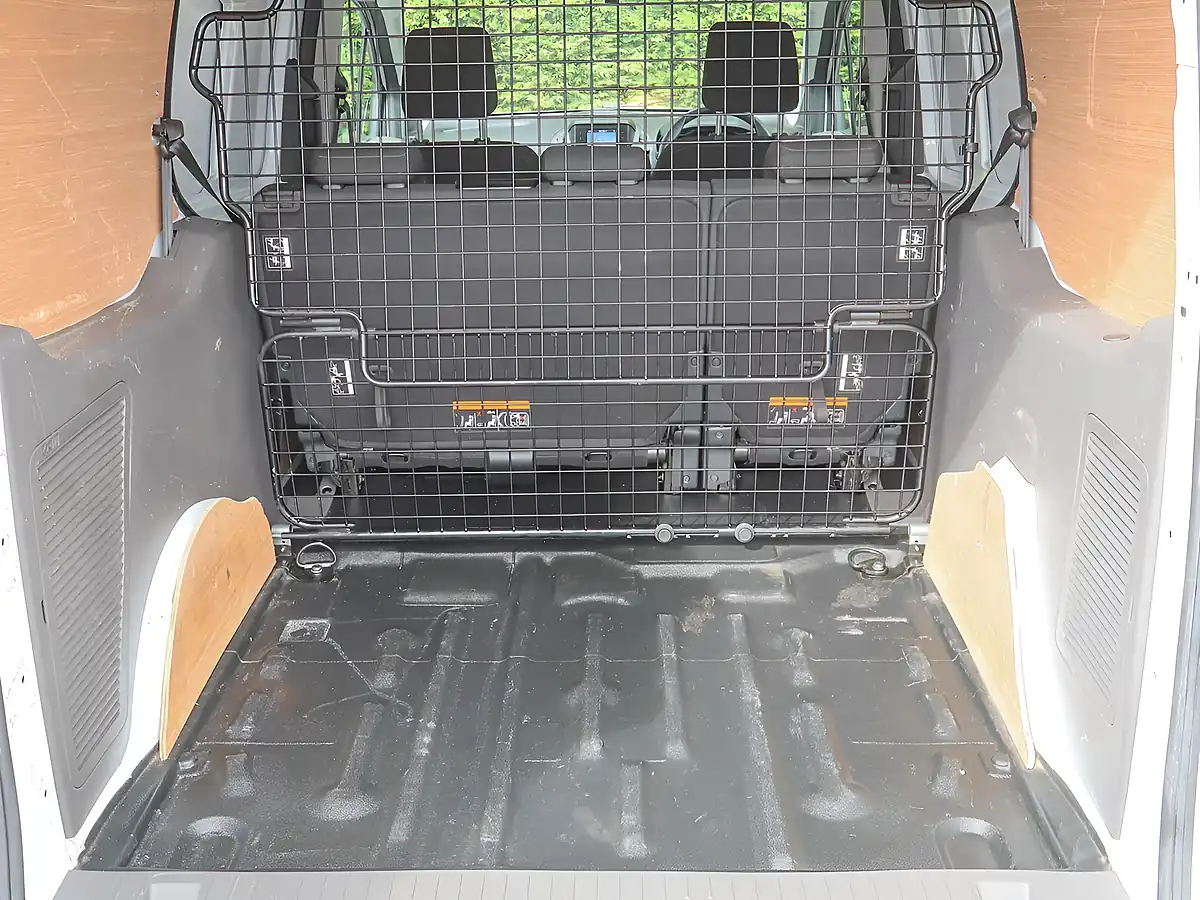 Used 2021 Ford Transit Connect Trend Frozen White - Interior and Exterior details 9