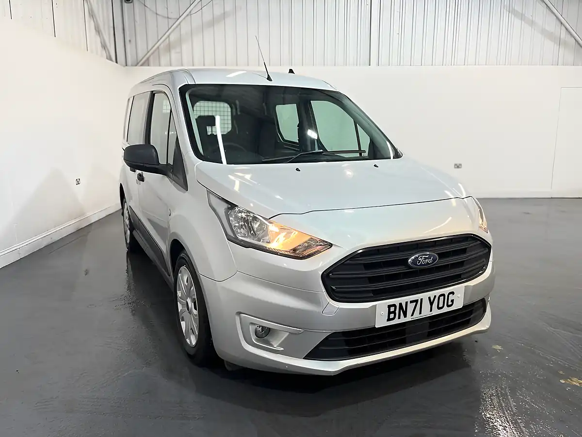 Used 2021 Ford Transit Connect Trend Silver - Front View