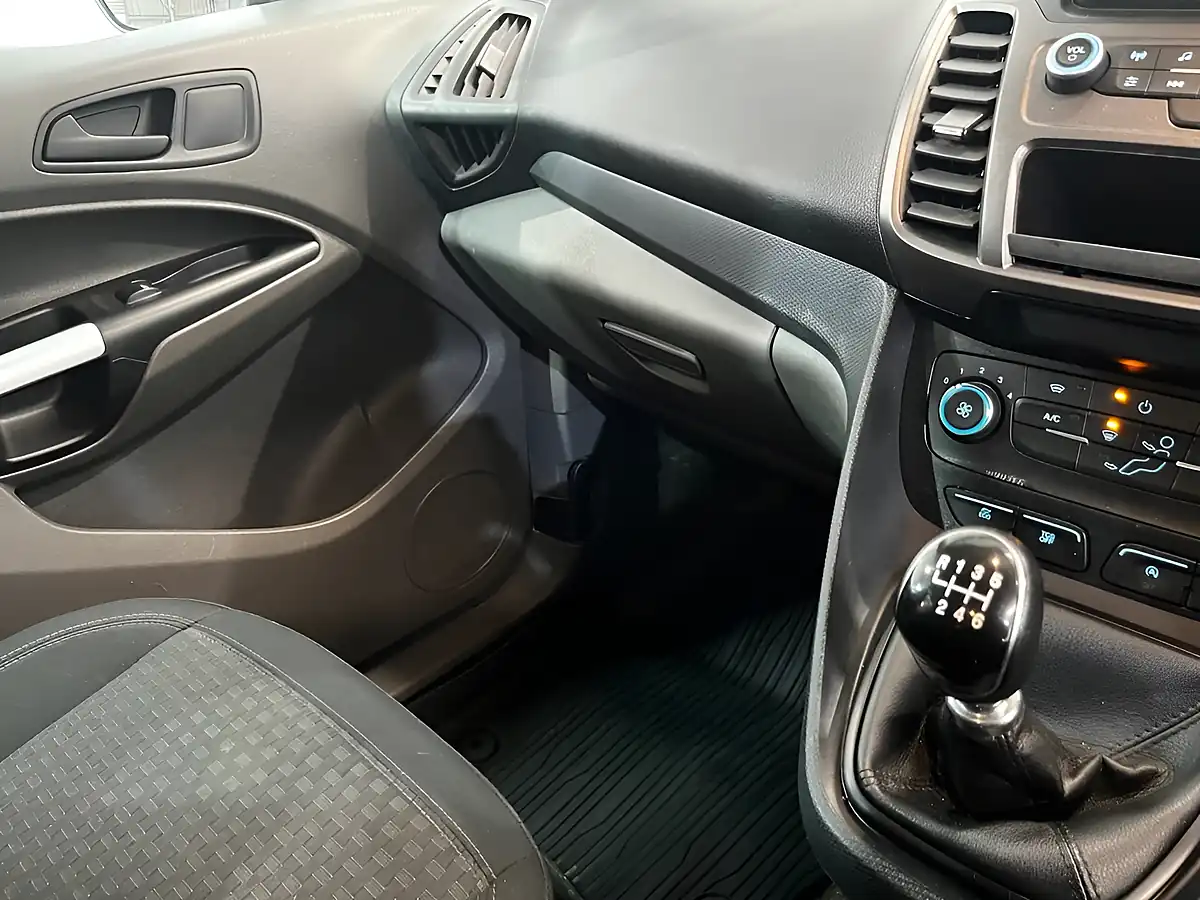 Used 2021 Ford Transit Connect Trend Silver - Interior and Exterior details 14