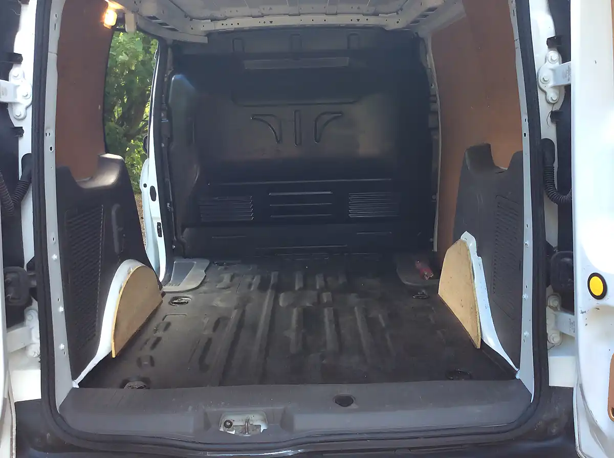 Used 2021 Ford Transit Connect Trend Van 200 L1 White - Interior and Exterior details 13