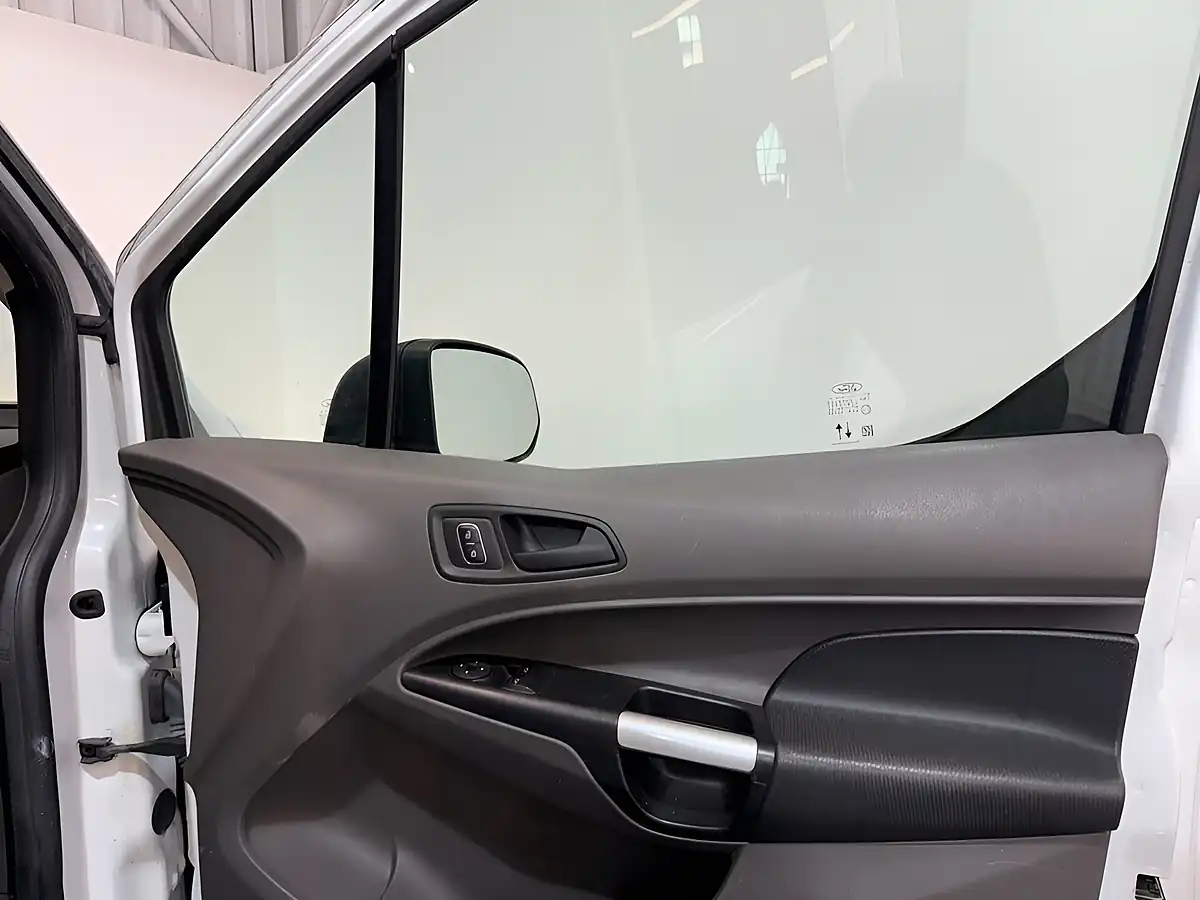 Used 2021 Ford Transit Connect Trend White - Interior and Exterior details 12