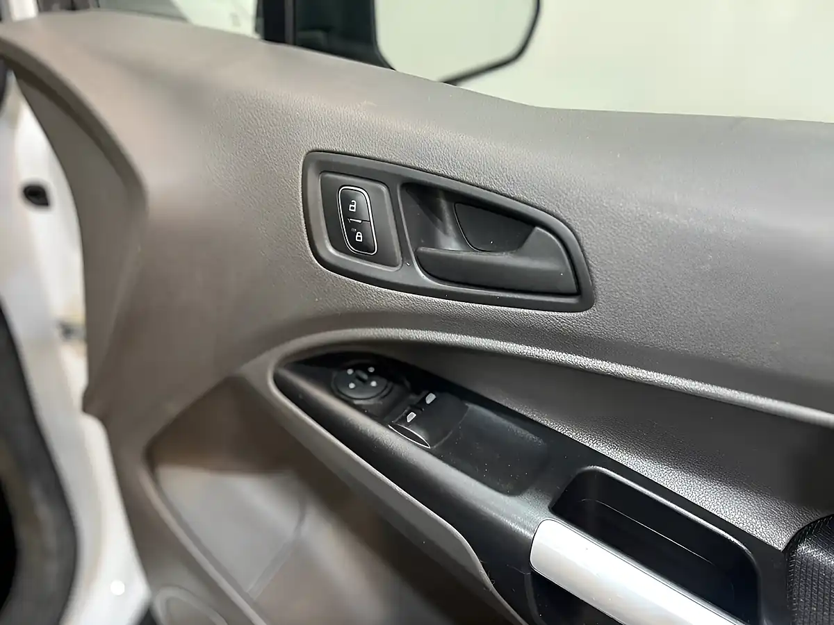 Used 2021 Ford Transit Connect Trend White - Interior and Exterior details 13