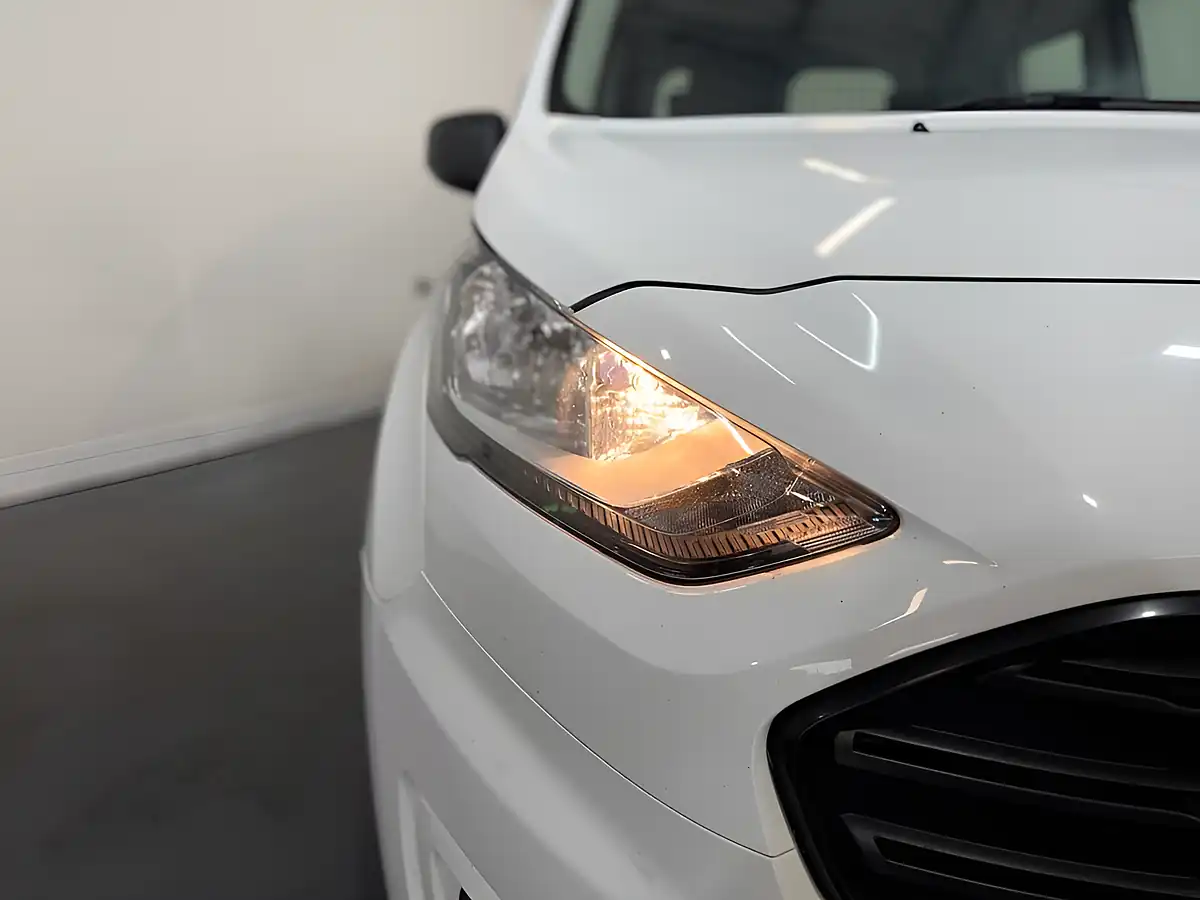 Used 2021 Ford Transit Connect Trend White - Interior and Exterior details 8
