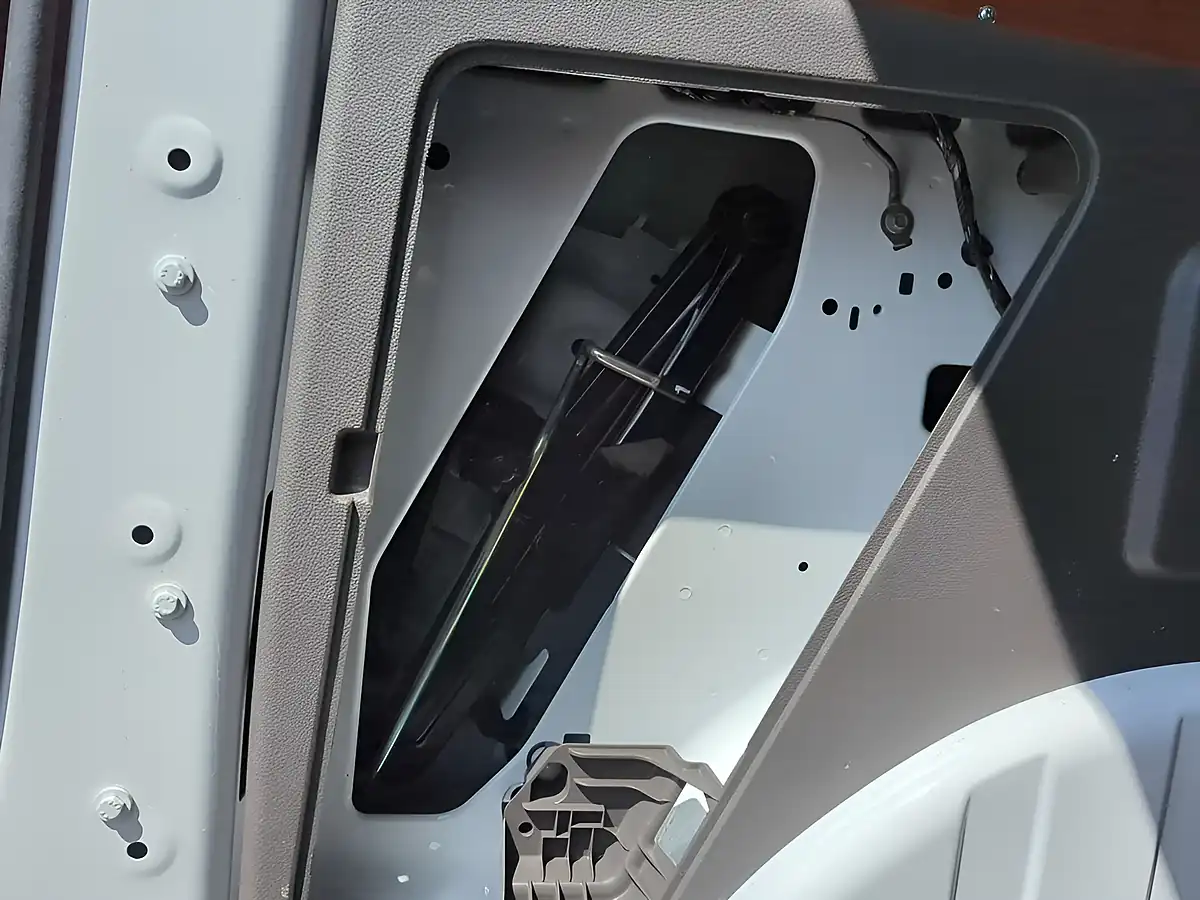 Used 2021 Ford Transit Connect Trend White - Interior and Exterior details 12