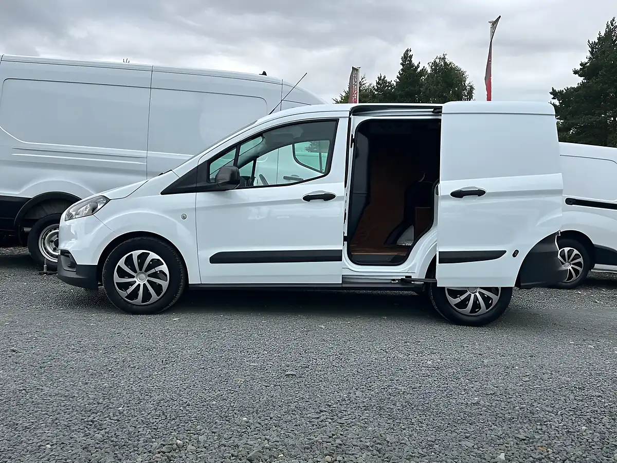 Used 2021 Ford Transit Courier Leader Frozen White - Interior and Exterior details 13