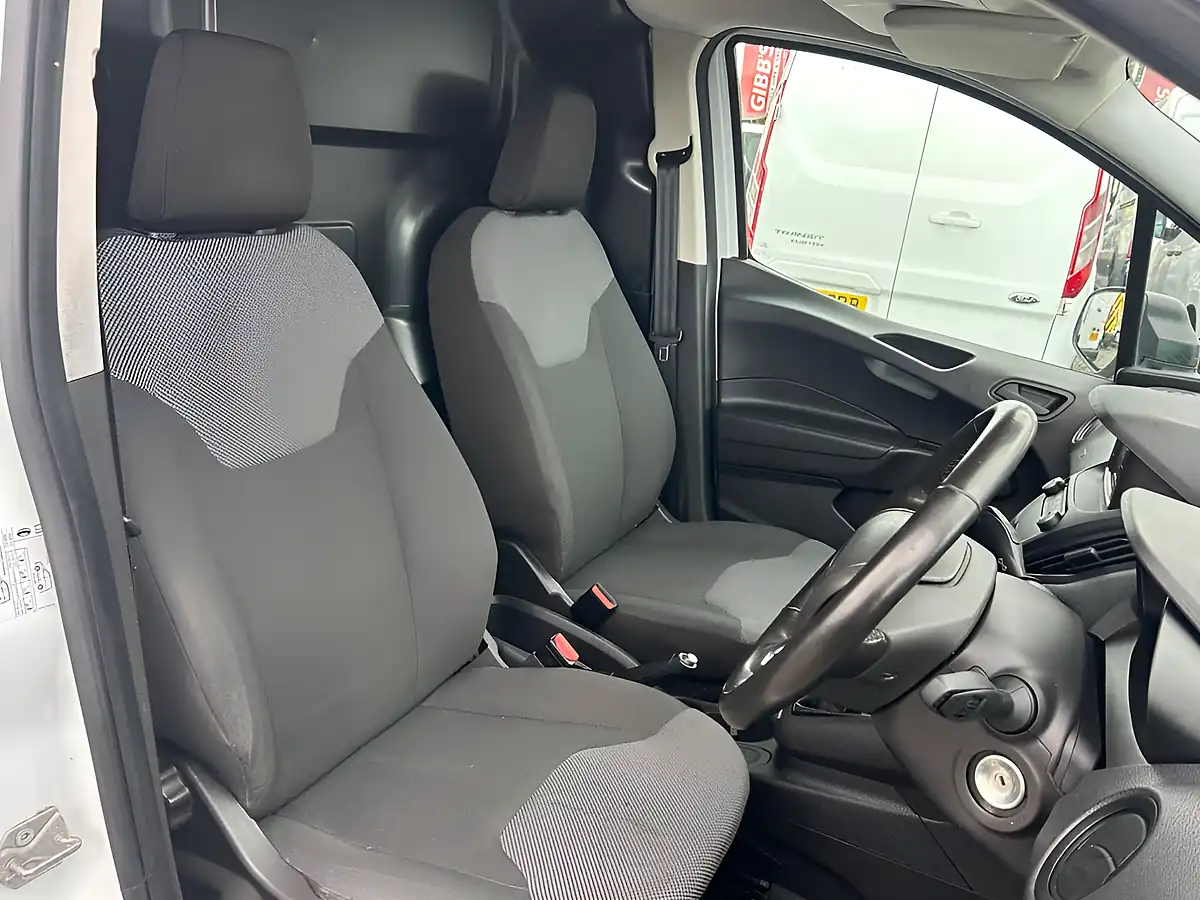Used 2021 Ford Transit Courier Leader Frozen White - Interior and Exterior details 16