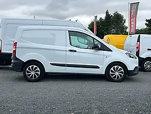 Used 2021 Ford Transit Courier Leader Frozen White - Interior and Exterior details 4