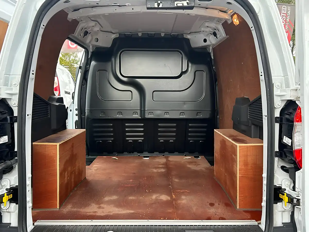 Used 2021 Ford Transit Courier Leader Frozen White - Interior and Exterior details 8