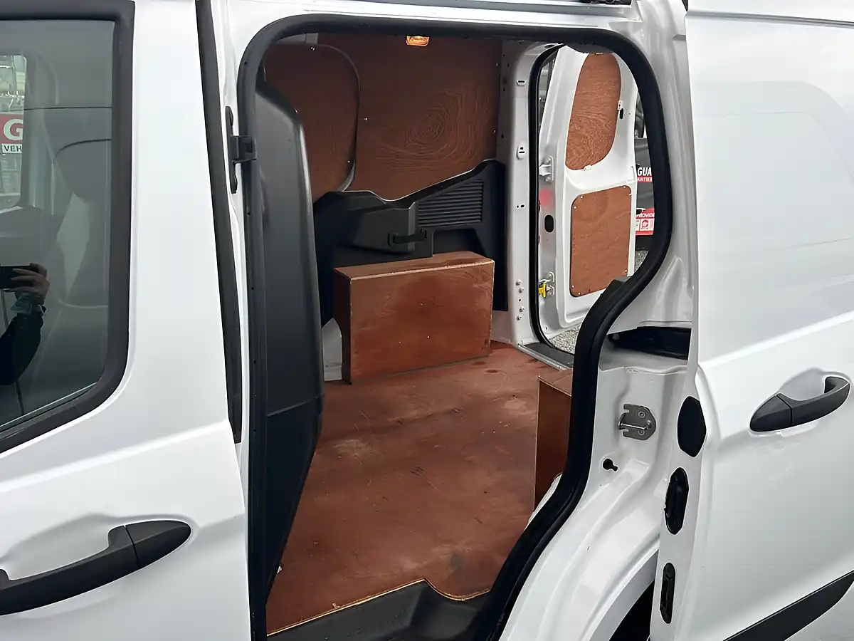 Used 2021 Ford Transit Courier Leader Frozen White - Interior and Exterior details 9