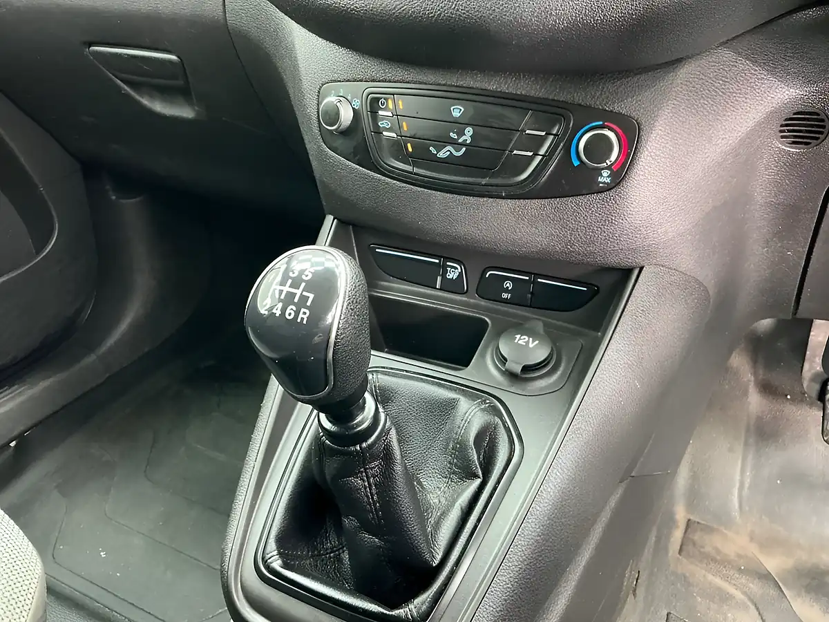 Used 2021 Ford Transit Courier Leader White - Interior and Exterior details 12