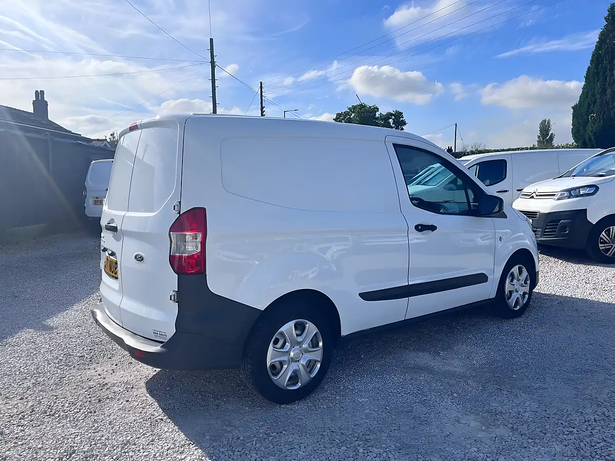 Used 2021 Ford Transit Courier Leader White - Interior and Exterior details 10