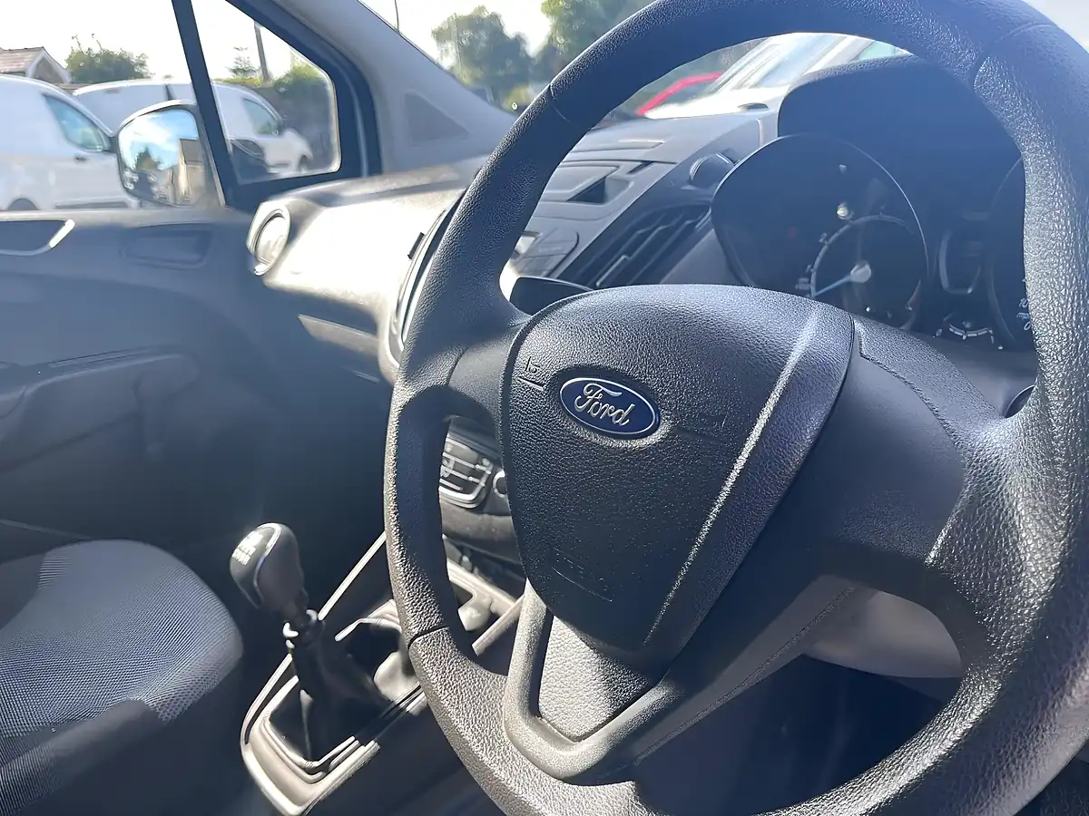 Used 2021 Ford Transit Courier Leader White - Interior and Exterior details 18