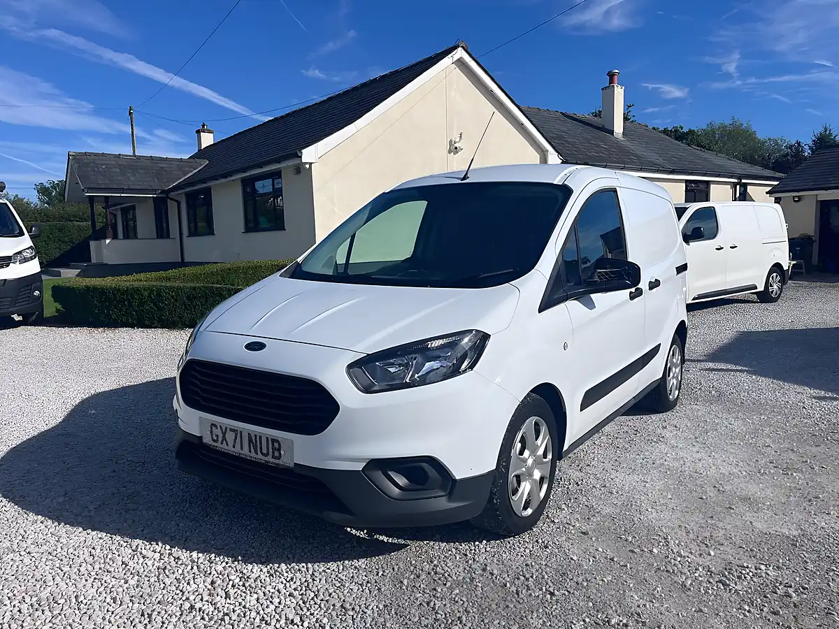 Used 2021 Ford Transit Courier Leader White - Interior and Exterior details 4