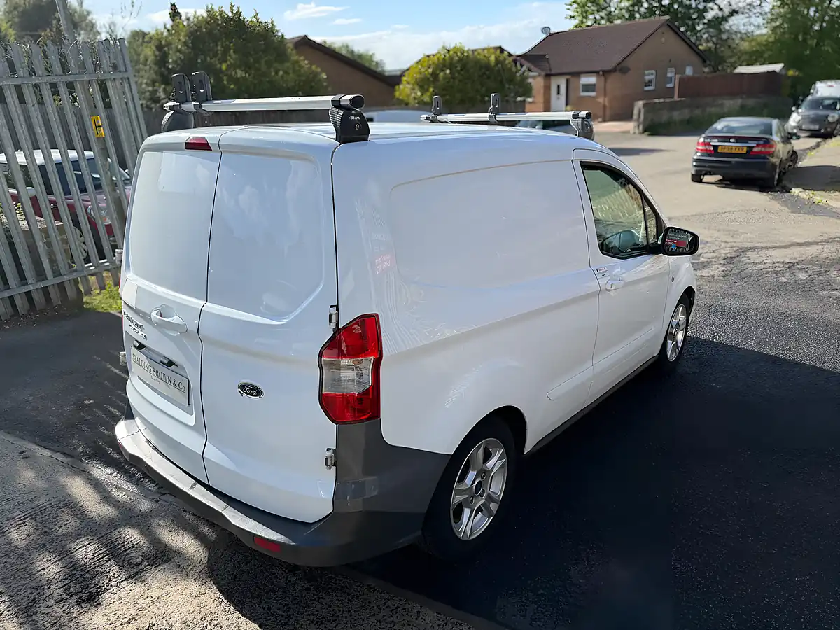 Used 2021 Ford Transit Courier Limited Frozen White - Interior and Exterior details 10