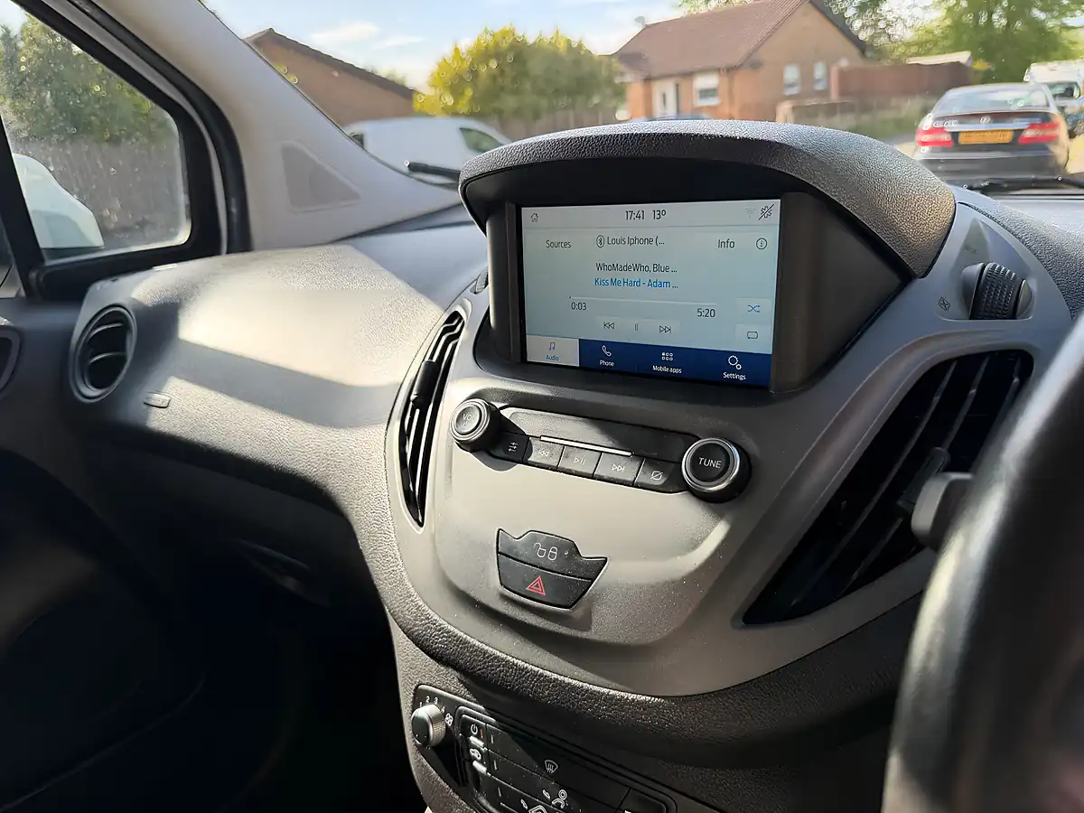 Used 2021 Ford Transit Courier Limited Frozen White - Interior and Exterior details 15