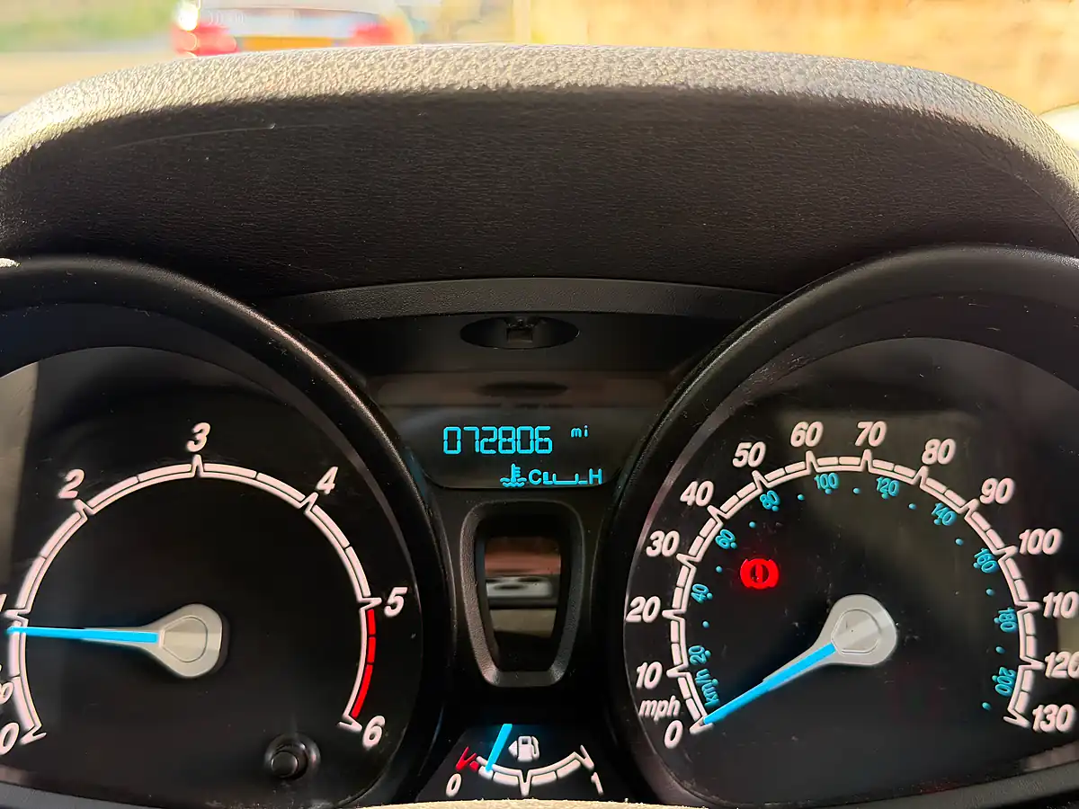 Used 2021 Ford Transit Courier Limited Frozen White - Interior and Exterior details 17