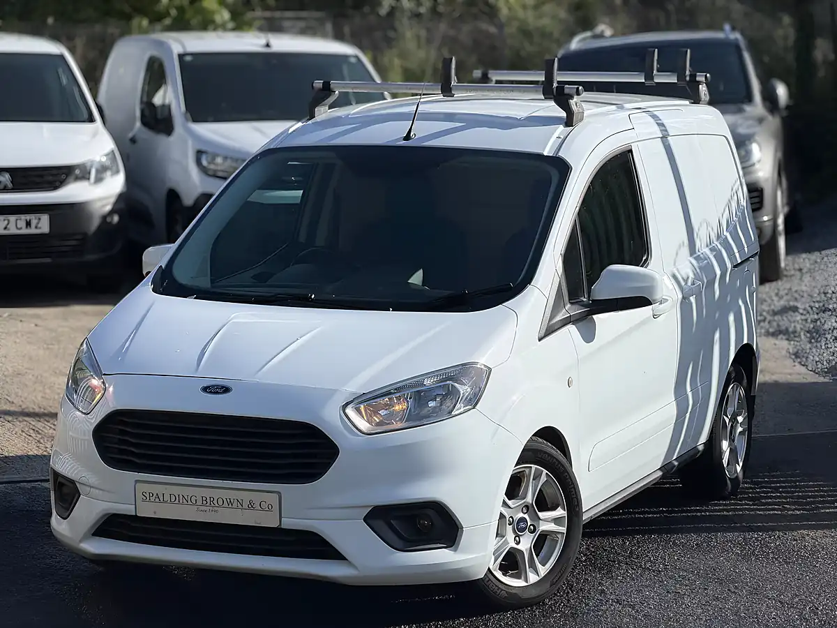 Used 2021 Ford Transit Courier Limited Frozen White - Interior and Exterior details 6