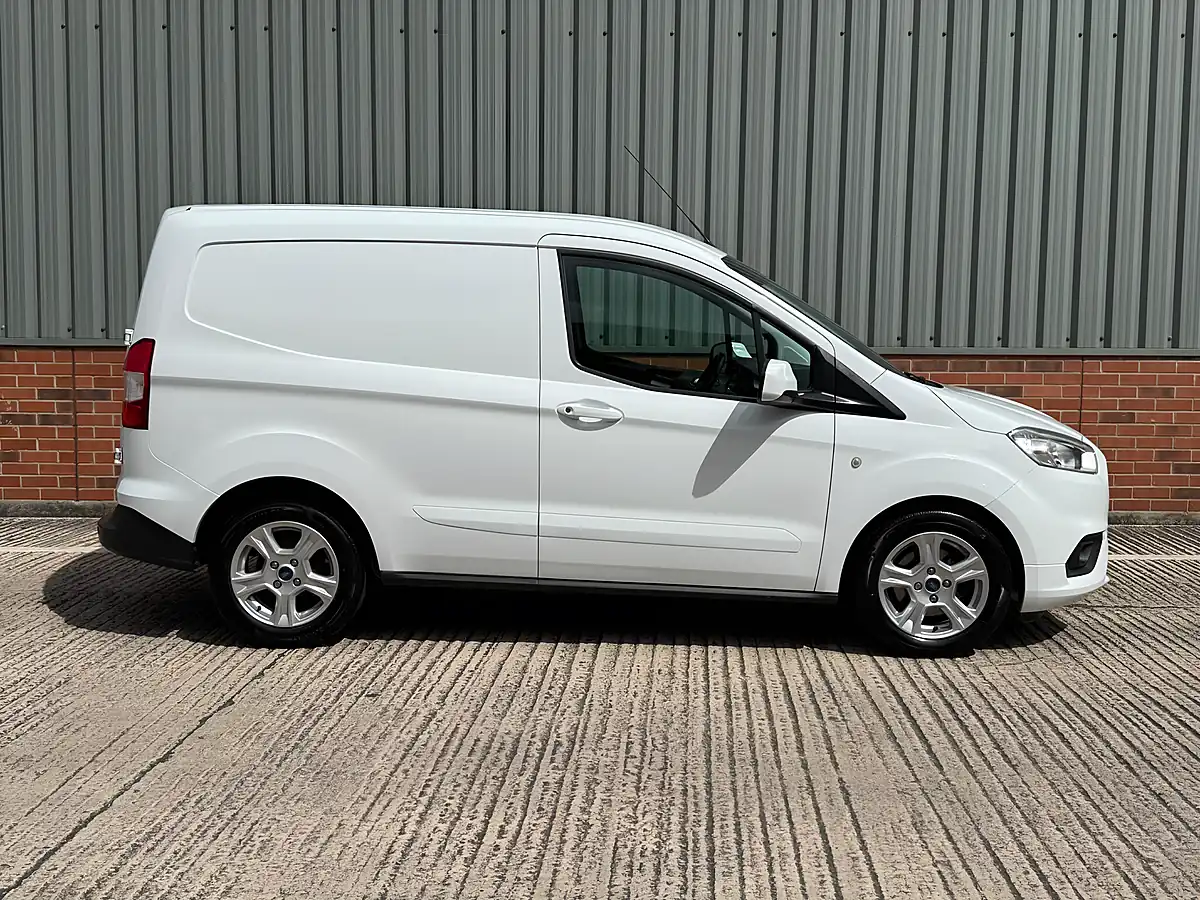 Used 2021 Ford Transit Courier Limited L1 White - Interior and Exterior details 11
