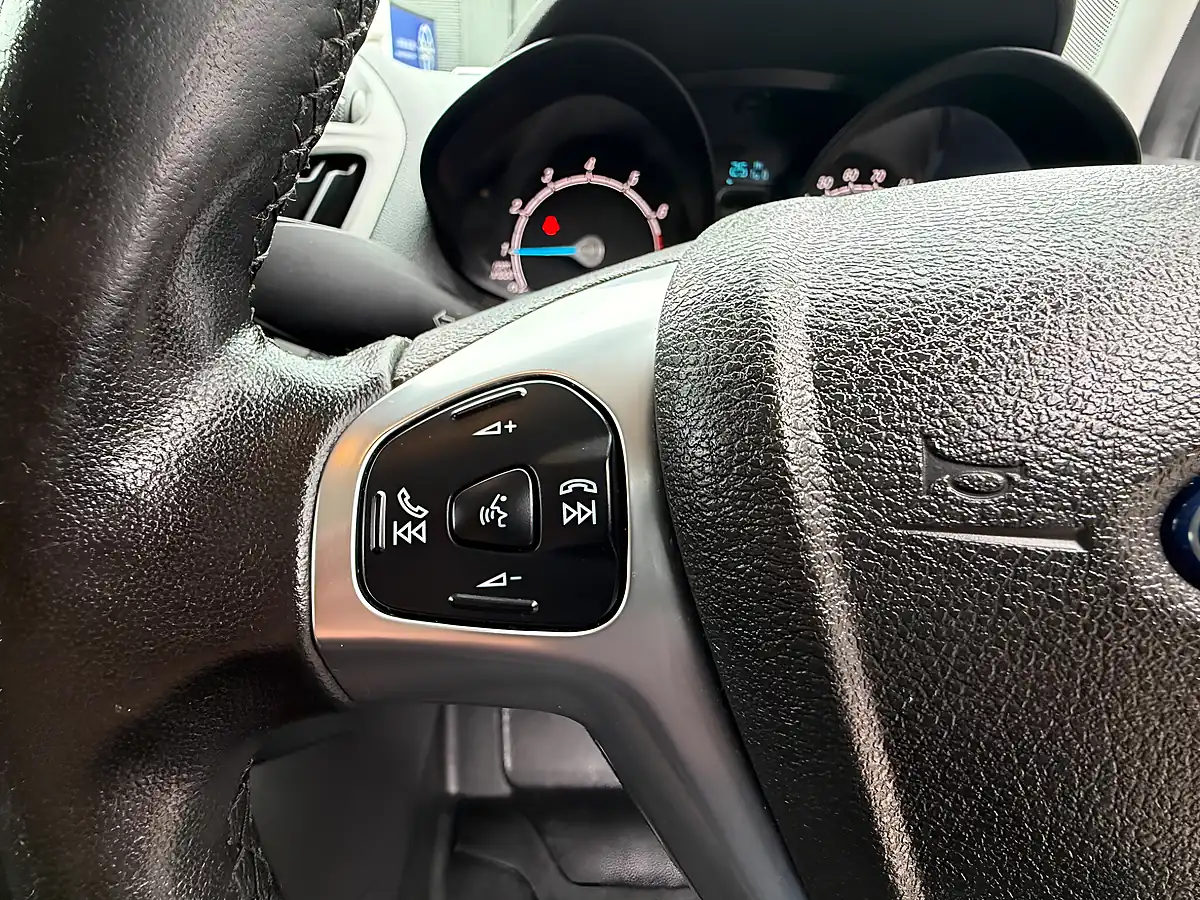 Used 2021 Ford Transit Courier Limited L1 White - Interior and Exterior details 14