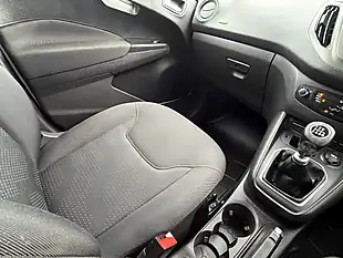 Used 2021 Ford Transit Courier Limited L1 White - Interior and Exterior details 15