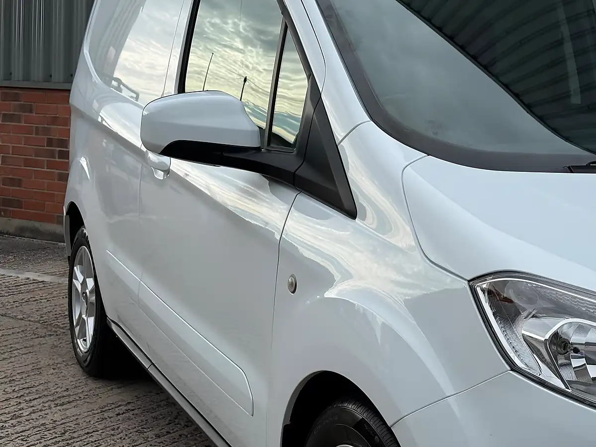 Used 2021 Ford Transit Courier Limited L1 White - Interior and Exterior details 19