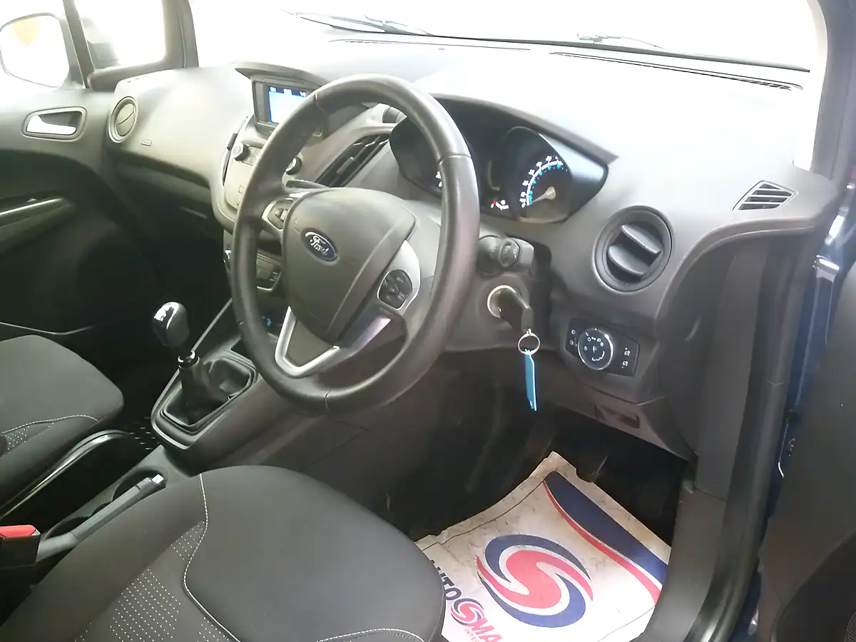 Used 2021 Ford Transit Courier Trend Blue - Interior and Exterior details 12