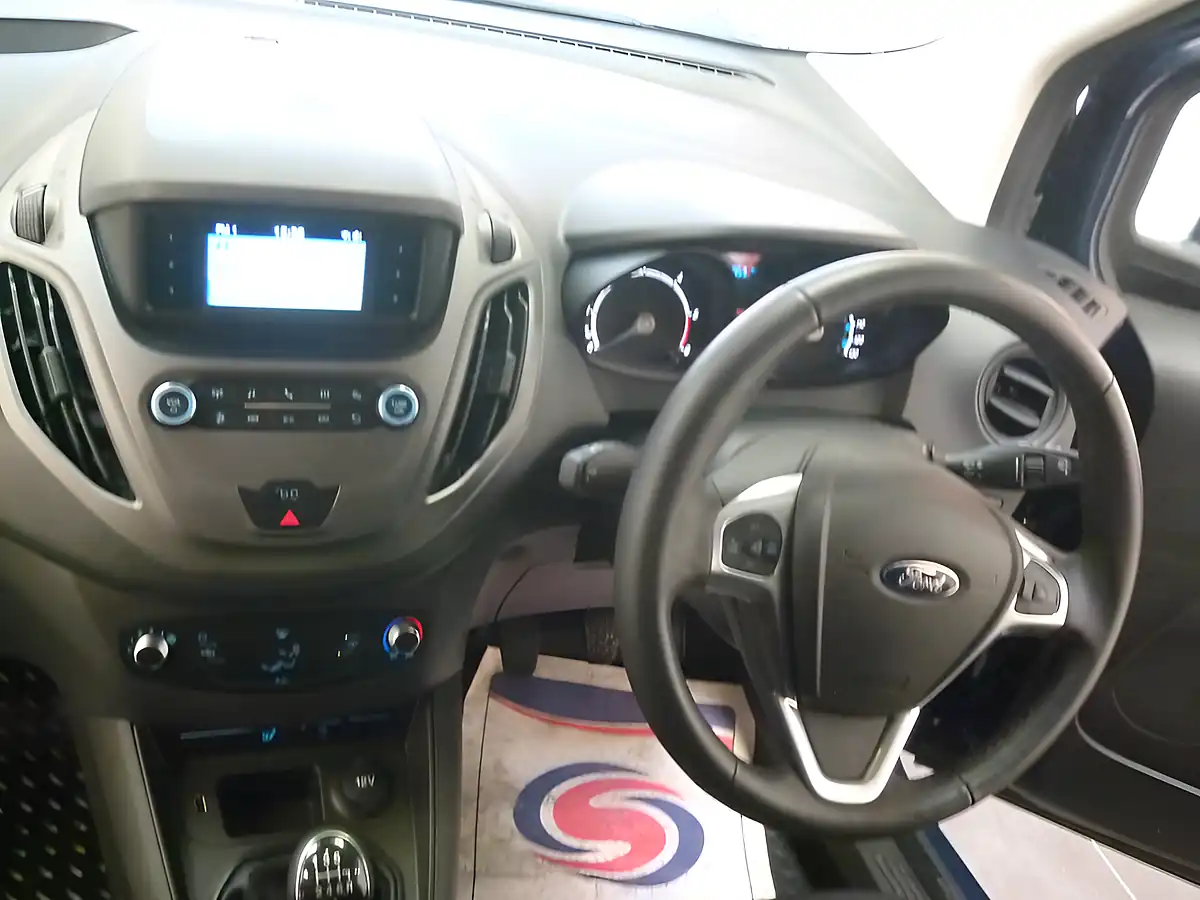Used 2021 Ford Transit Courier Trend Blue - Interior and Exterior details 15