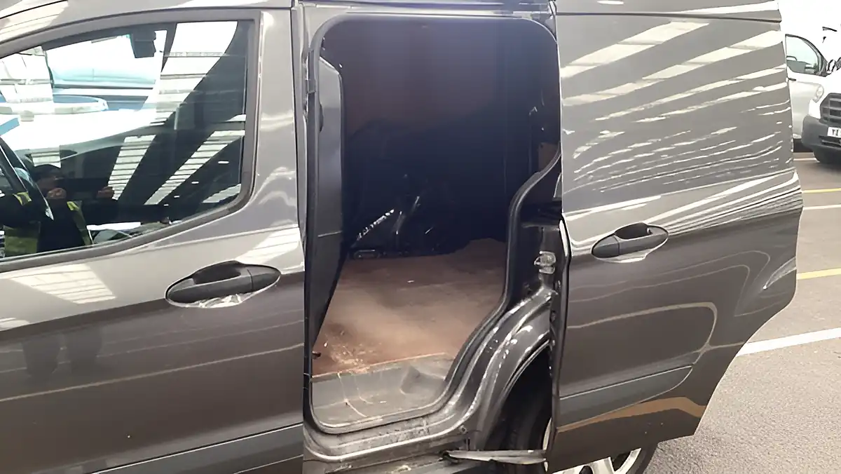 Used 2021 Ford Transit Courier Trend Grey - Interior and Exterior details 7