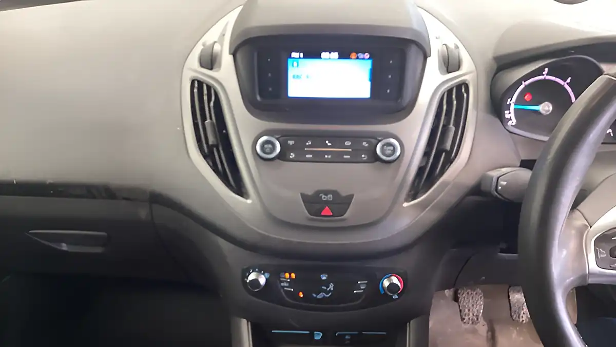 Used 2021 Ford Transit Courier Trend Grey - Interior and Exterior details 9