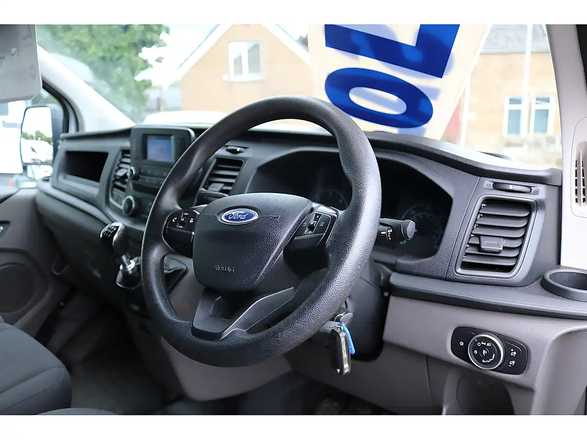 Used 2021 Ford Transit Custom 300 Leader P/V White - Interior and Exterior details 13