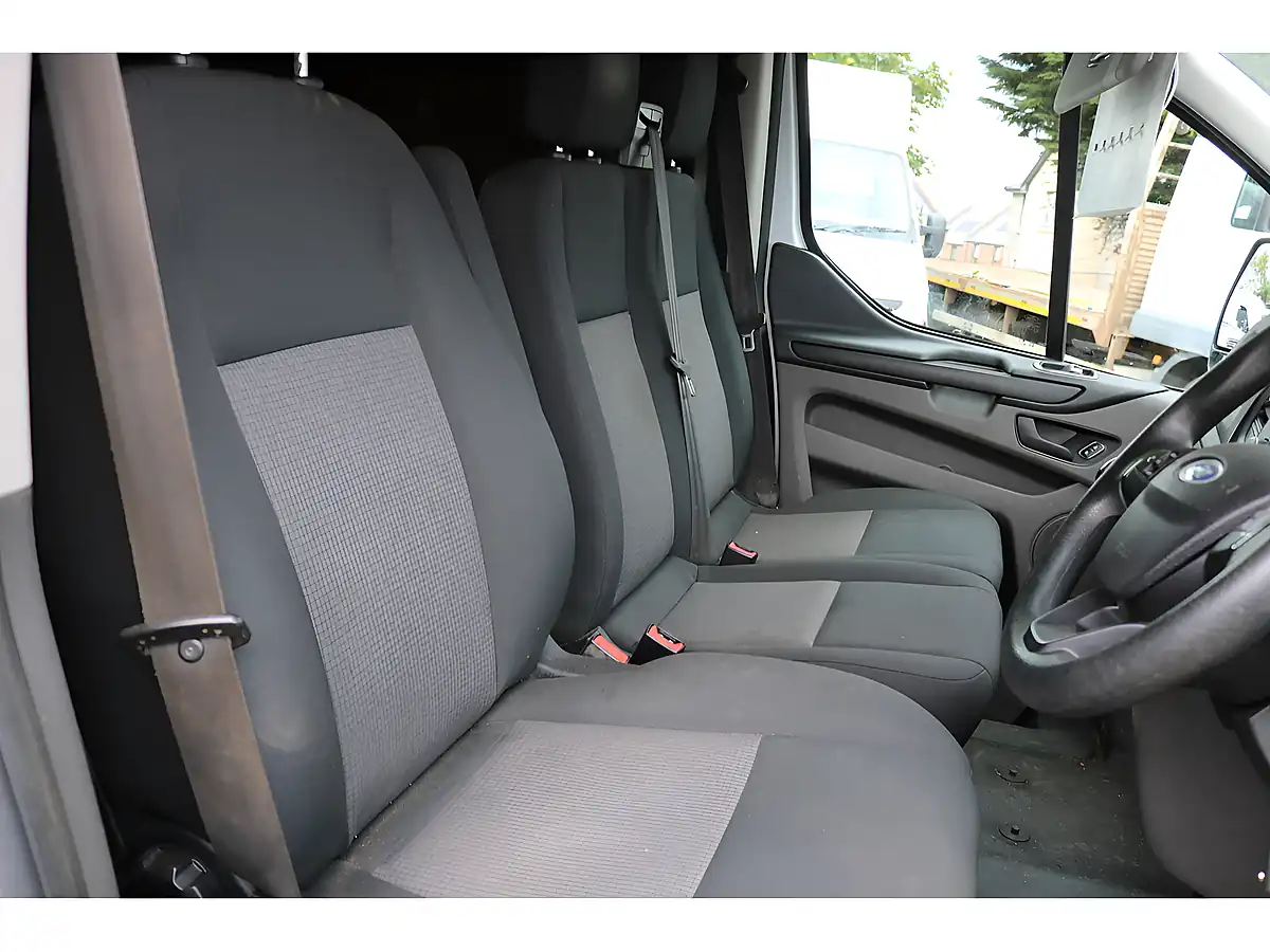 Used 2021 Ford Transit Custom 300 Leader P/V White - Interior and Exterior details 14