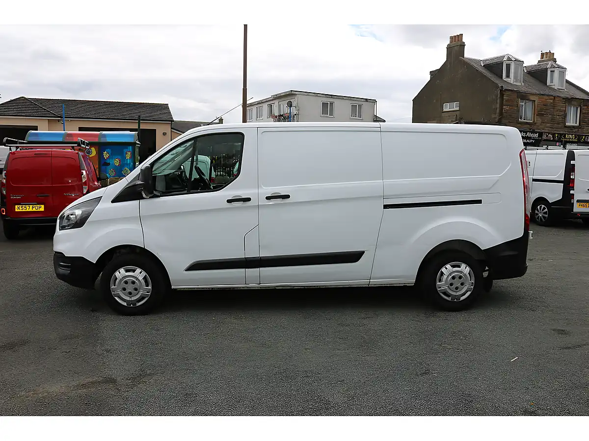 Used 2021 Ford Transit Custom 300 Leader P/V White - Interior and Exterior details 4
