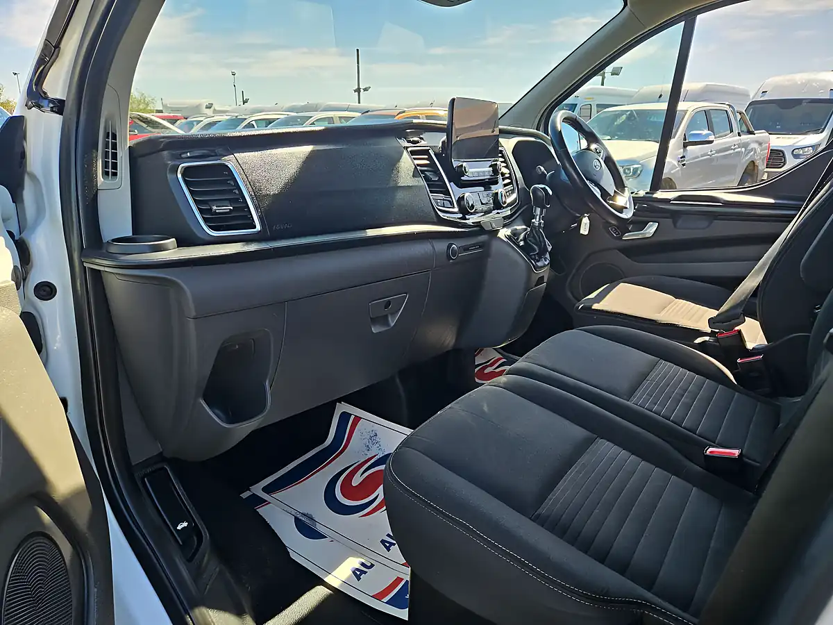 Used 2021 Ford Transit Custom 300 Limited Crew White - Interior and Exterior details 13