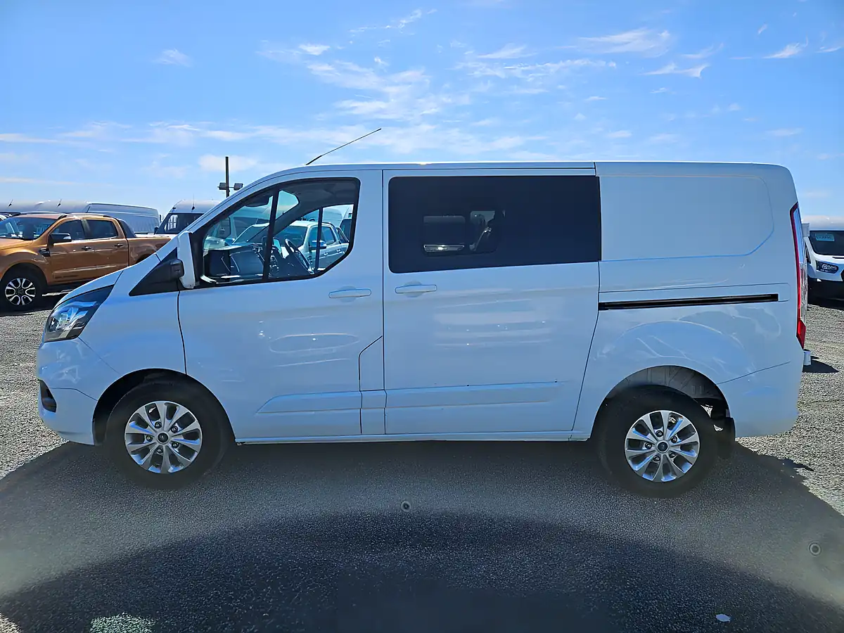 Used 2021 Ford Transit Custom 300 Limited Crew White - Interior and Exterior details 5