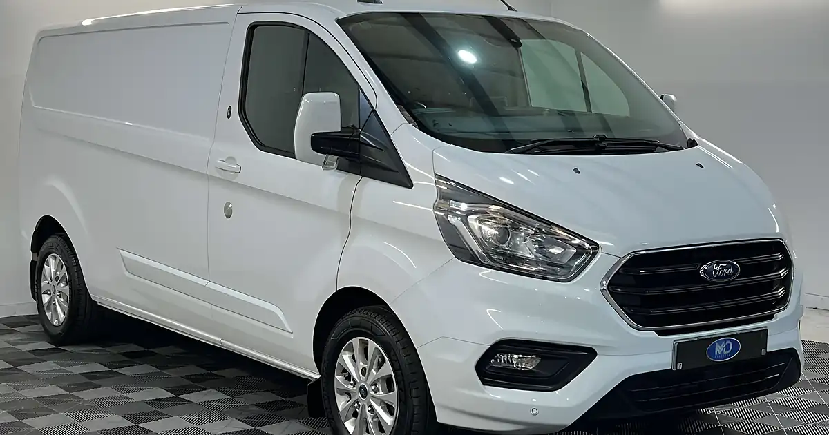 Used 2021 Ford Transit Custom 300 Limited Frozen White - Front View