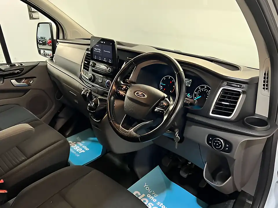 Used 2021 Ford Transit Custom 300 Limited Frozen White - Interior and Exterior details 11