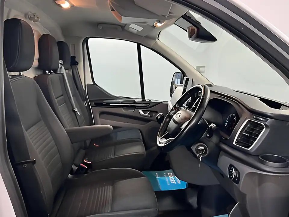 Used 2021 Ford Transit Custom 300 Limited Frozen White - Interior and Exterior details 12