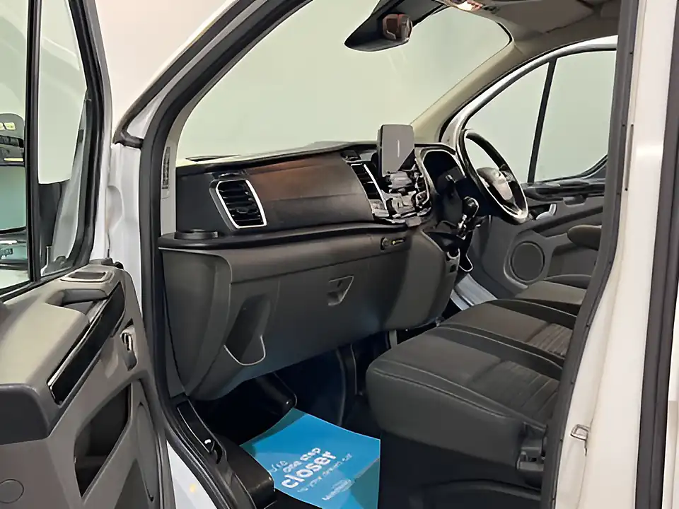 Used 2021 Ford Transit Custom 300 Limited Frozen White - Interior and Exterior details 15