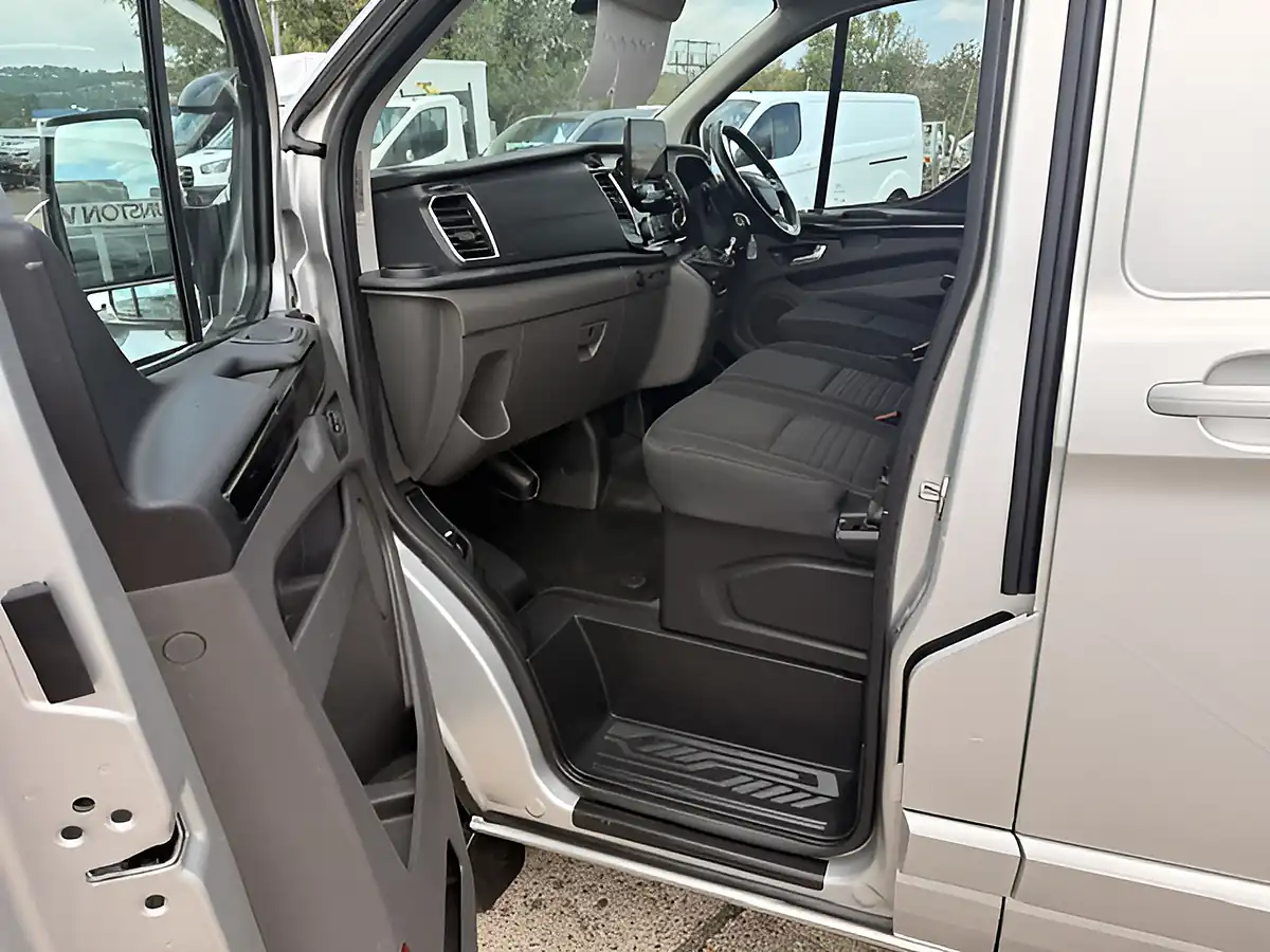 Used 2021 Ford Transit Custom 300 Limited Silver - Interior and Exterior details 12